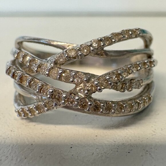 White gold ring 10K with diamonds. - Picture 1 of 3